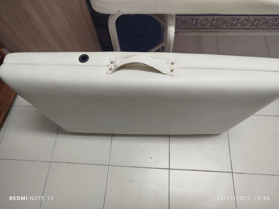 Marquesa portátil de madeira.