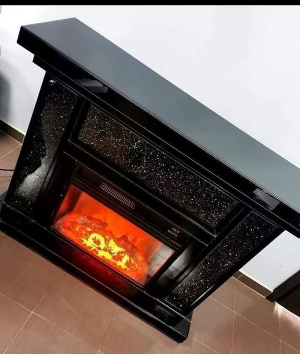 Kominek ozdobny w stylu Glamour