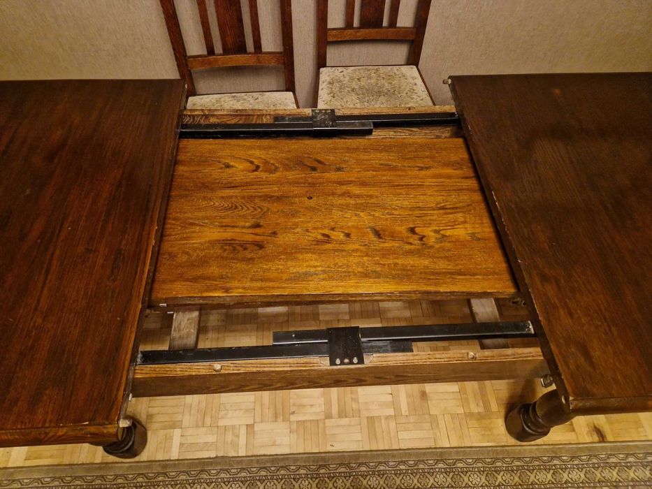 Piekny debowy stol z Luxemburga