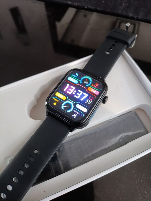 Czarny Smartwatch zegarek