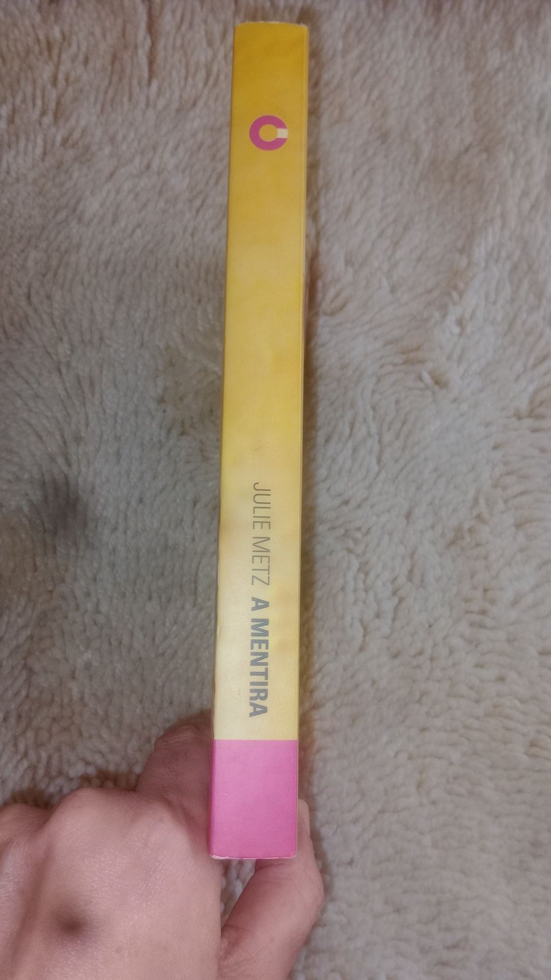 Livro " A mentira "
