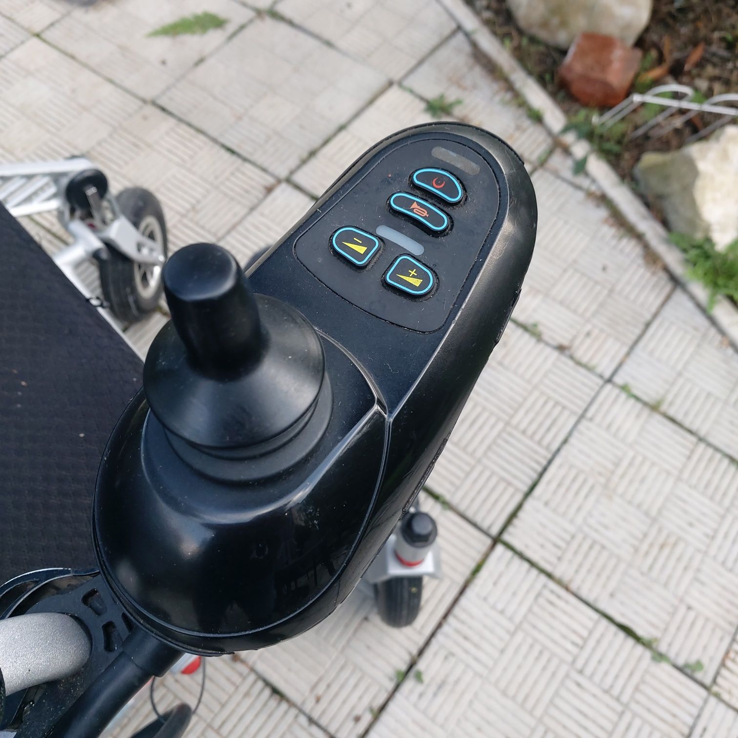 Elektryczny wózek inwalidzki ele