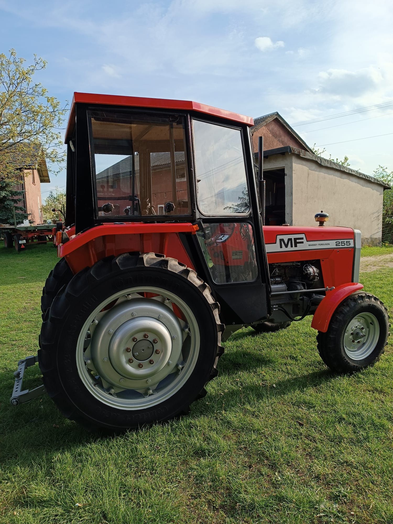 Massey Ferguson MF-255 po kapitalnym remoncie silnika ! Nowe opony!