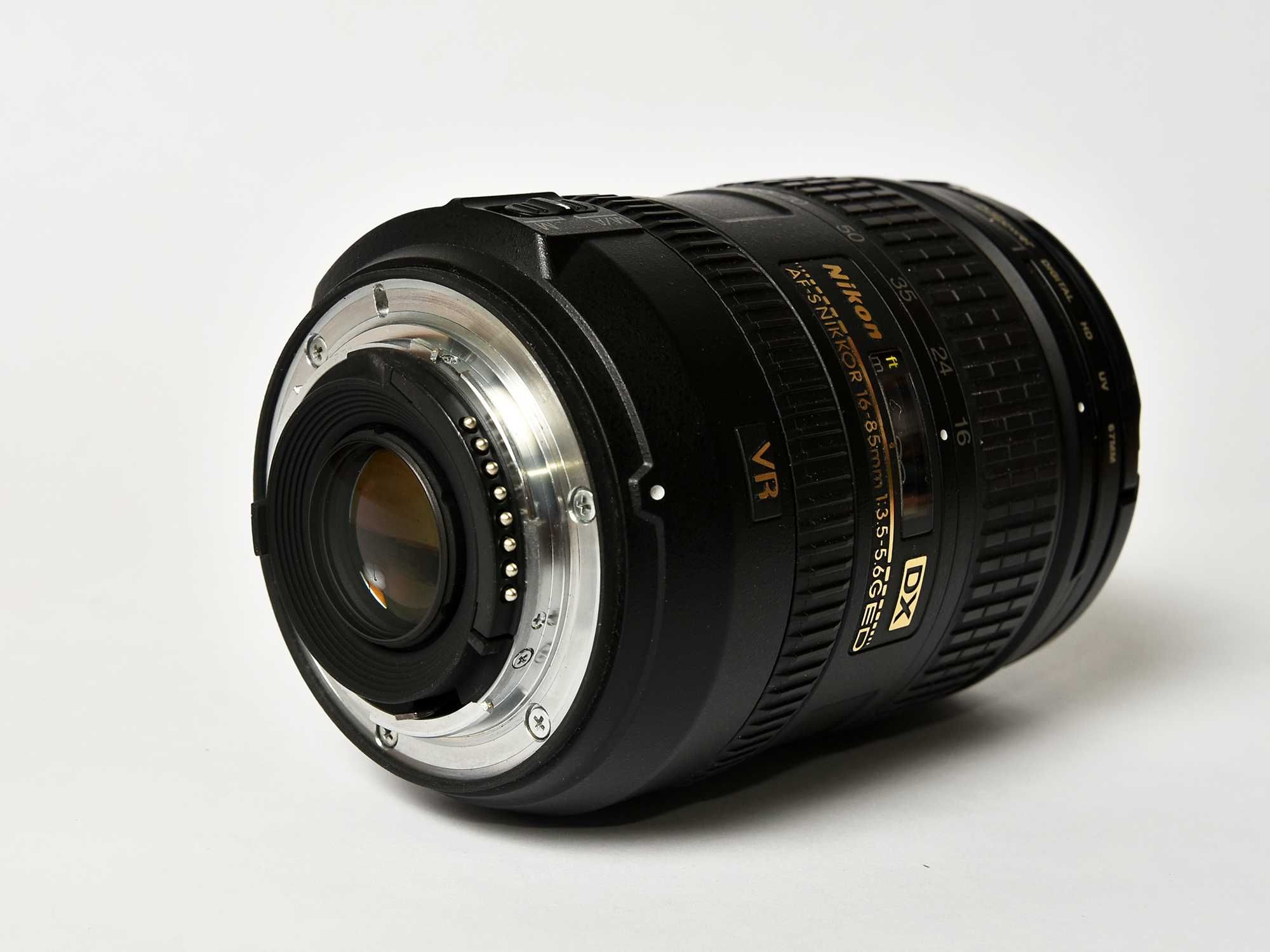 Nikon AF-S 16-85mm f/3.5-5.6G ED VR DX.