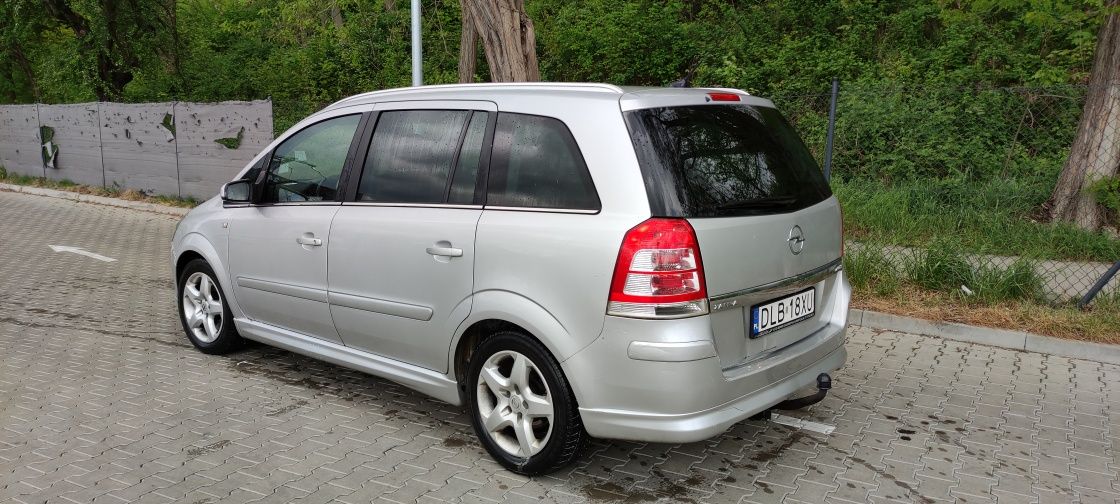 Opel zafira 1.7  isuzu  2008 r długie opłaty