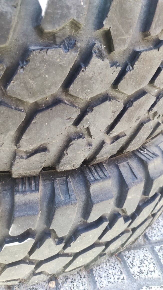 Pneus 235/85 r16