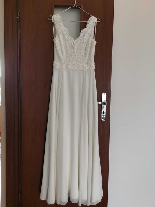 Muślinowa suknia ślubna