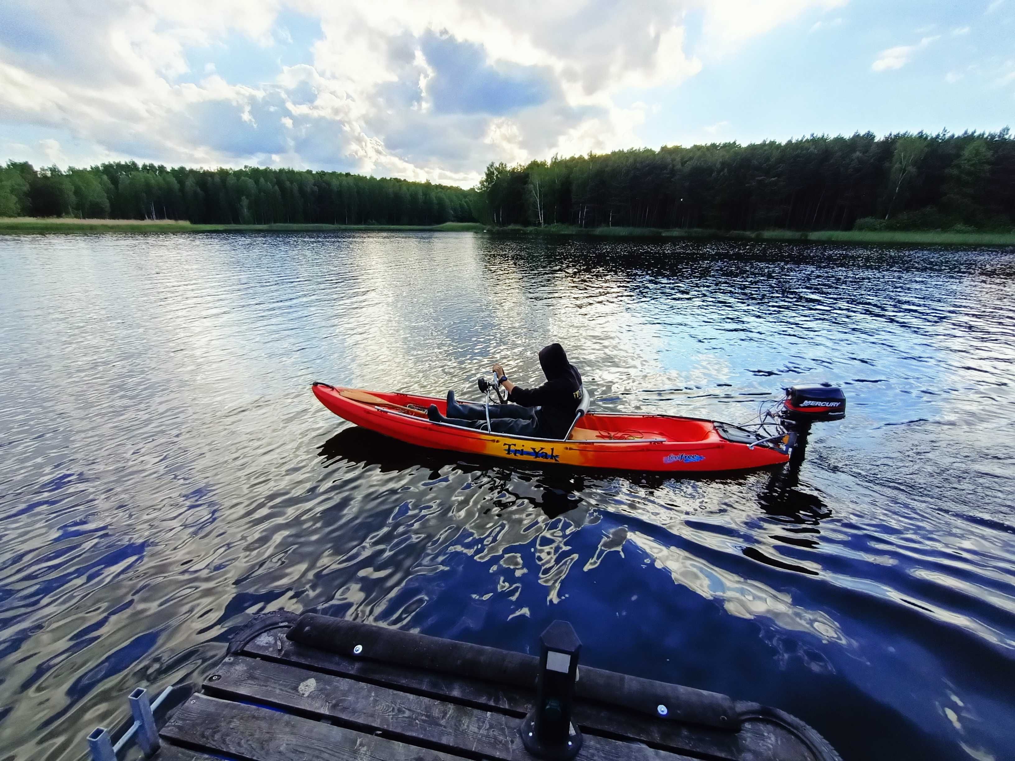 kajak z silnikiem silnik zaburtowy MERCURY nie łódź łódka jacht ponton