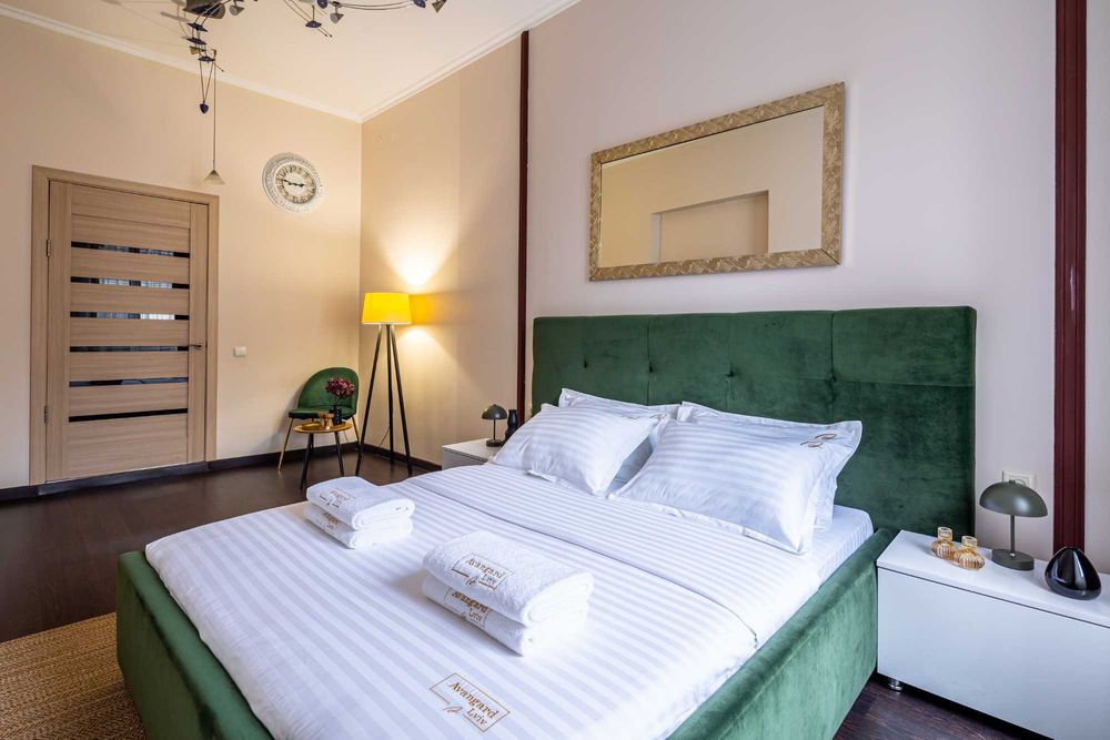 вул. Листопадового Чину 12/Оренда житла Подобово 4 кім. кв./для 10 ос.