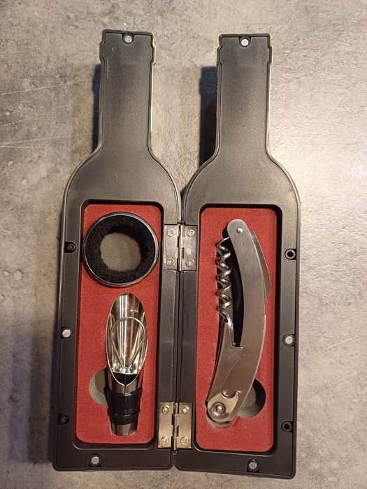 Zestaw akcesoriów do wina