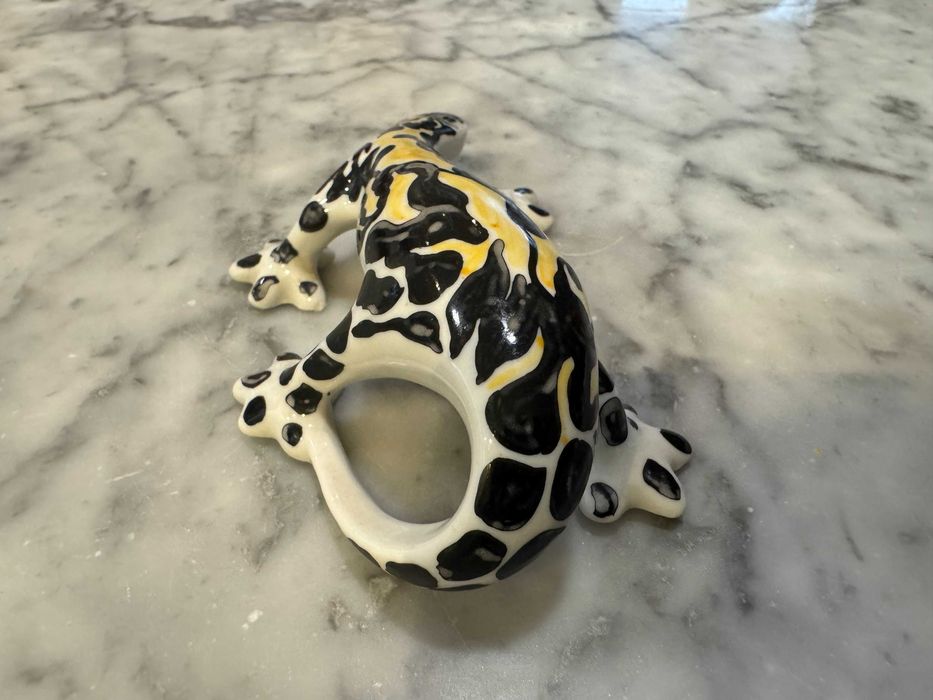 Figurka ceramiczna salamandry – Wałbrzych, ręcznie malowana