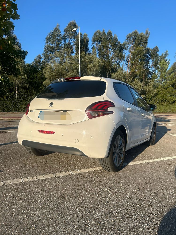 Peugeot 208 1.6 BlueHDi Style