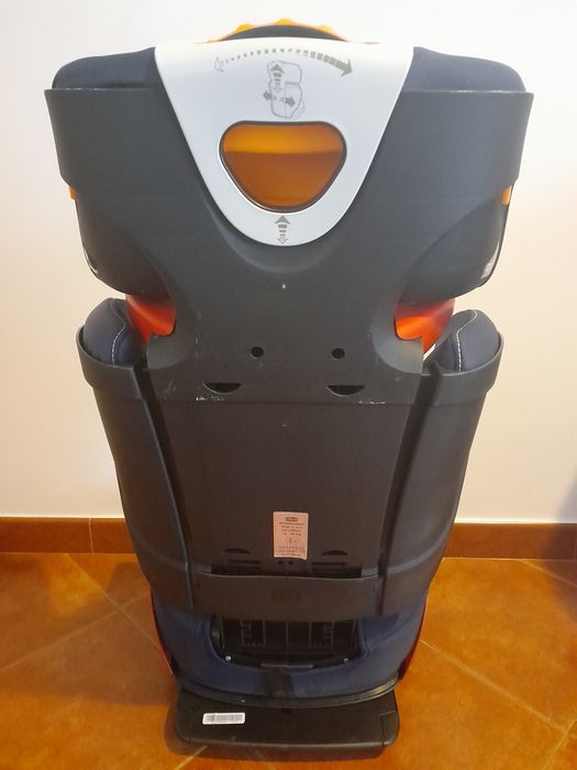 Cadeira auto Chicco 15-36 kg auto-regulável