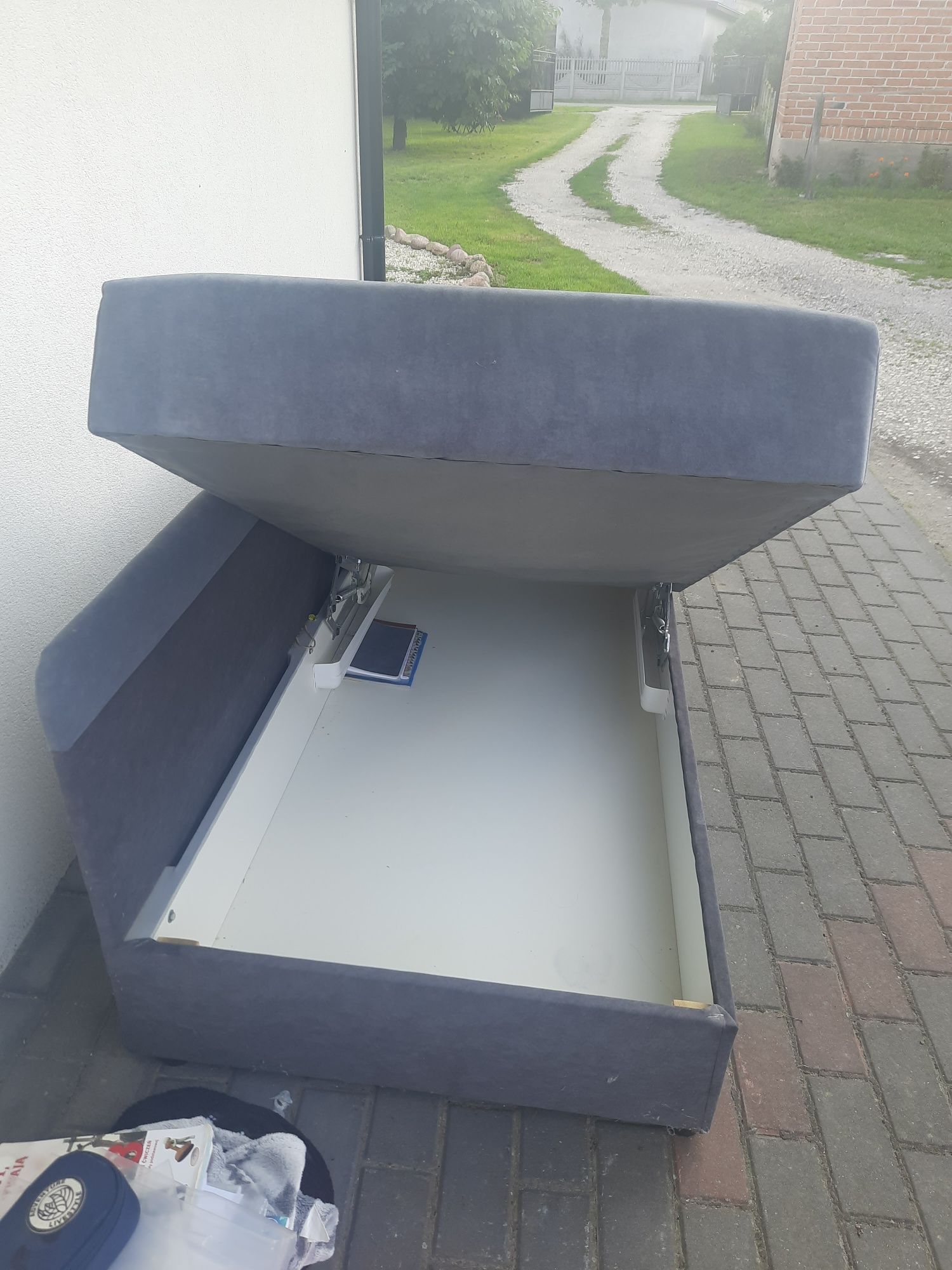 Sprzedam tapczanik ,super stan