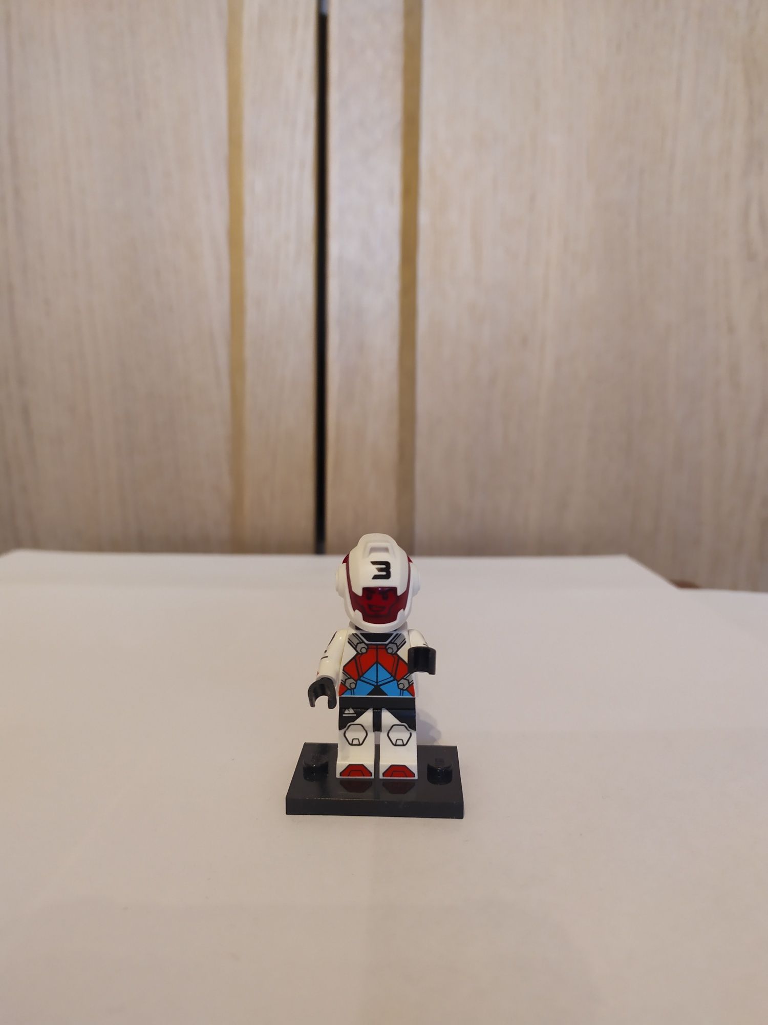 LEGO minifigures 71048