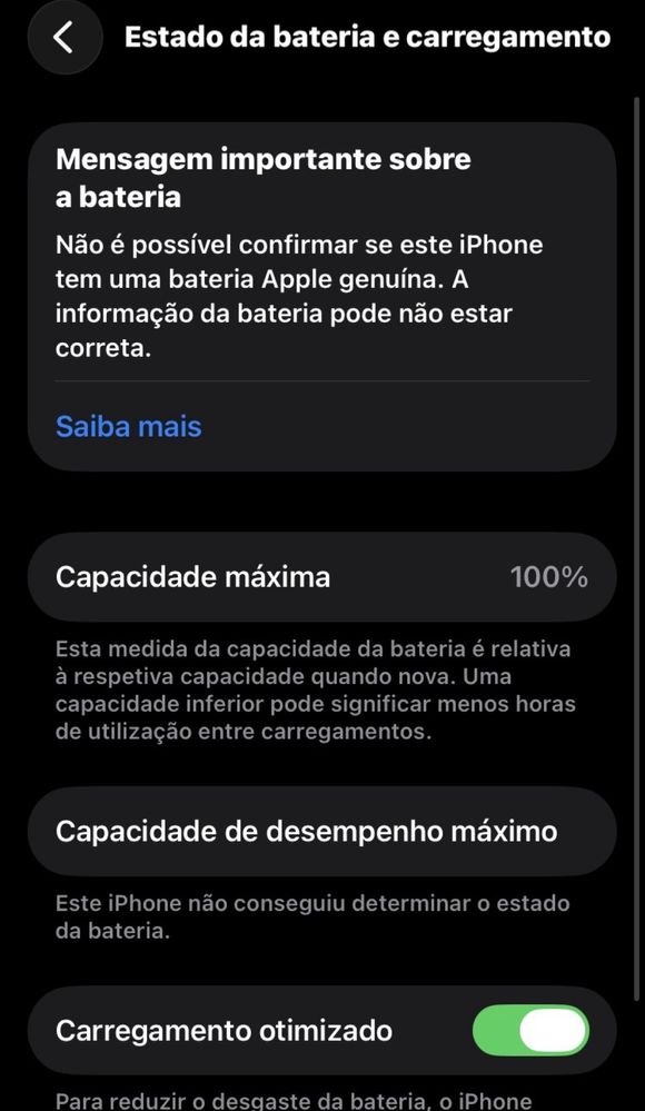 iPhone SE com 4 capas e um capo de carregador em muito bom estado