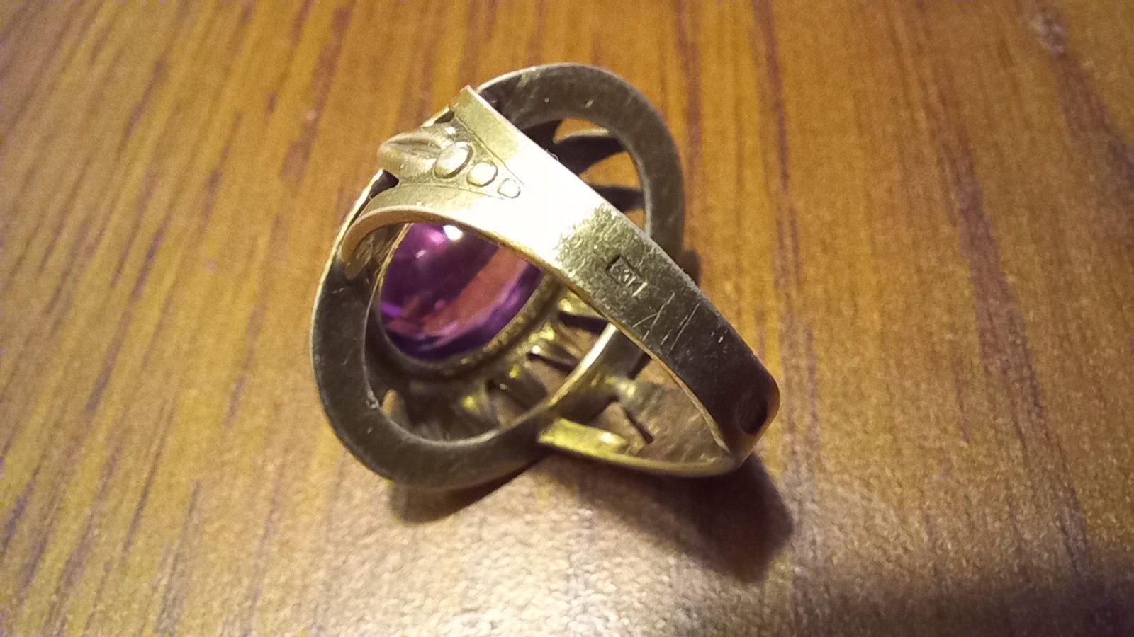 Кольцо перстень серебряное с розовым камнем.  875*