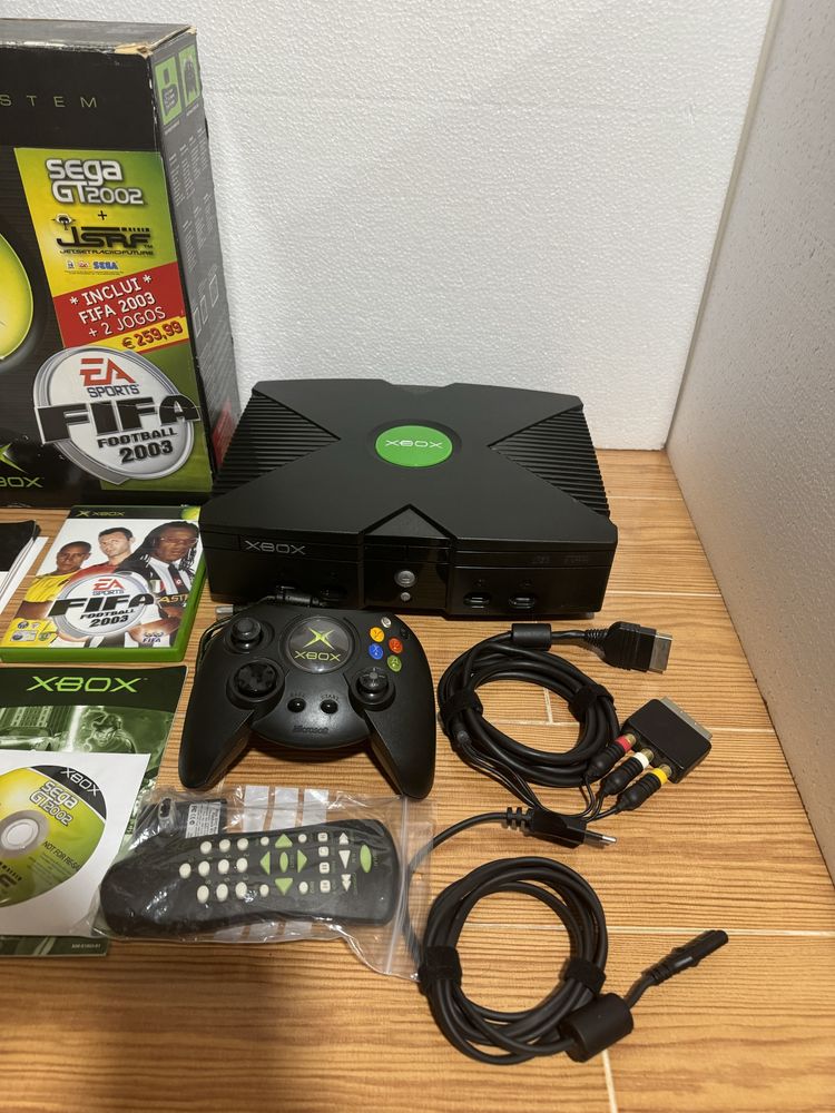 Consola XBOX na caixa original.