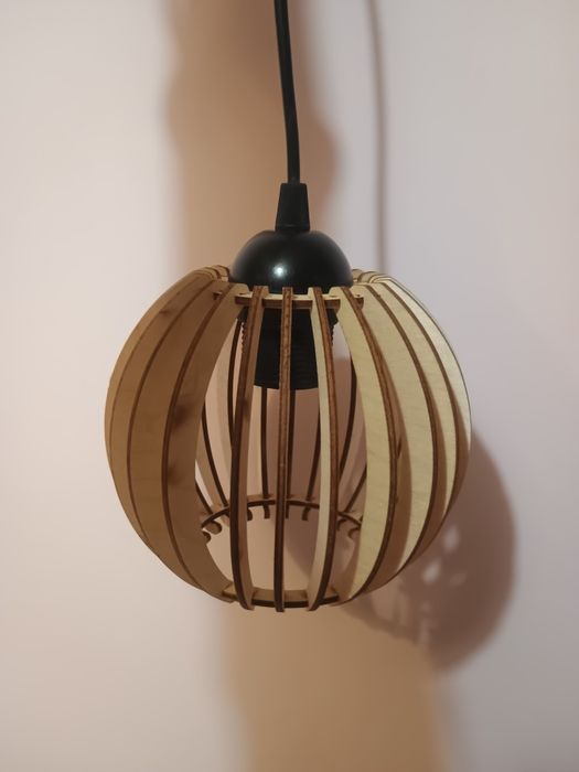 Lampa wisząca drewniana sufitowa