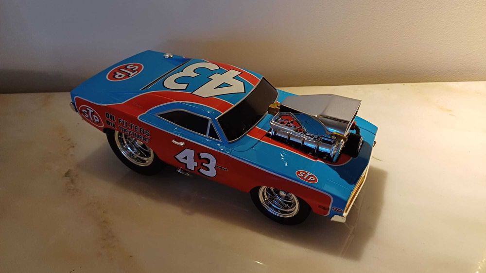 Miniatura 69' Dodge Charger MUSCLE MASCHINES Action - MINICHAMPS 1:18
