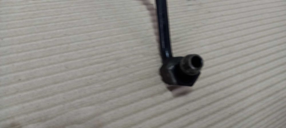 Przewód smarowania turbiny Audi A6 C5 A4 VW 1.9 tdi 130KM AVF