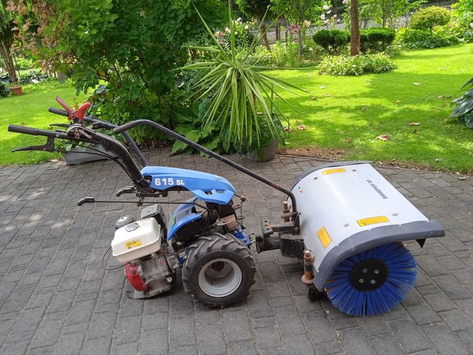 Zamiatarka spalinowa ,szczotka, odśnieżarka