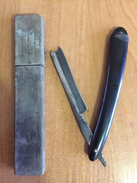 Продам бритви комлектом