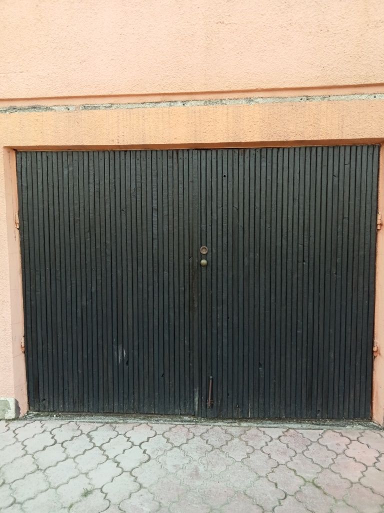 Drzwi Garażowe Czarne