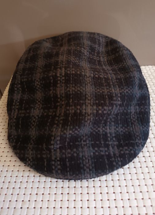 Kasztet męski w kratę ( ochrona uszu ) rozm 58