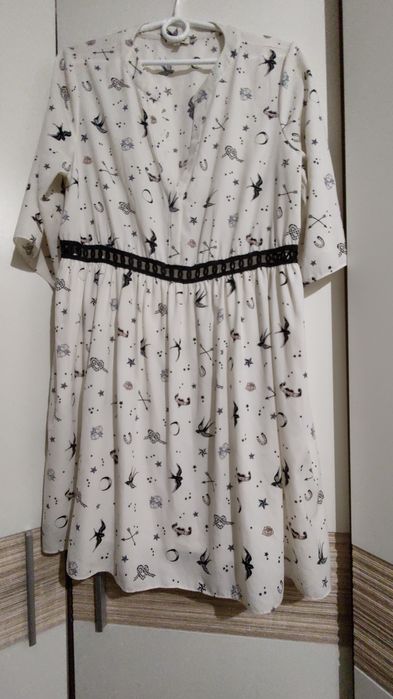 Damska sukienka biała rozmiar 42