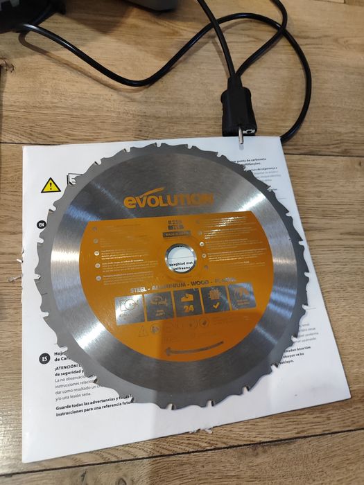 Piła ukosowa z posuwem Evolution R255SMS, jak nowa, rok 2024