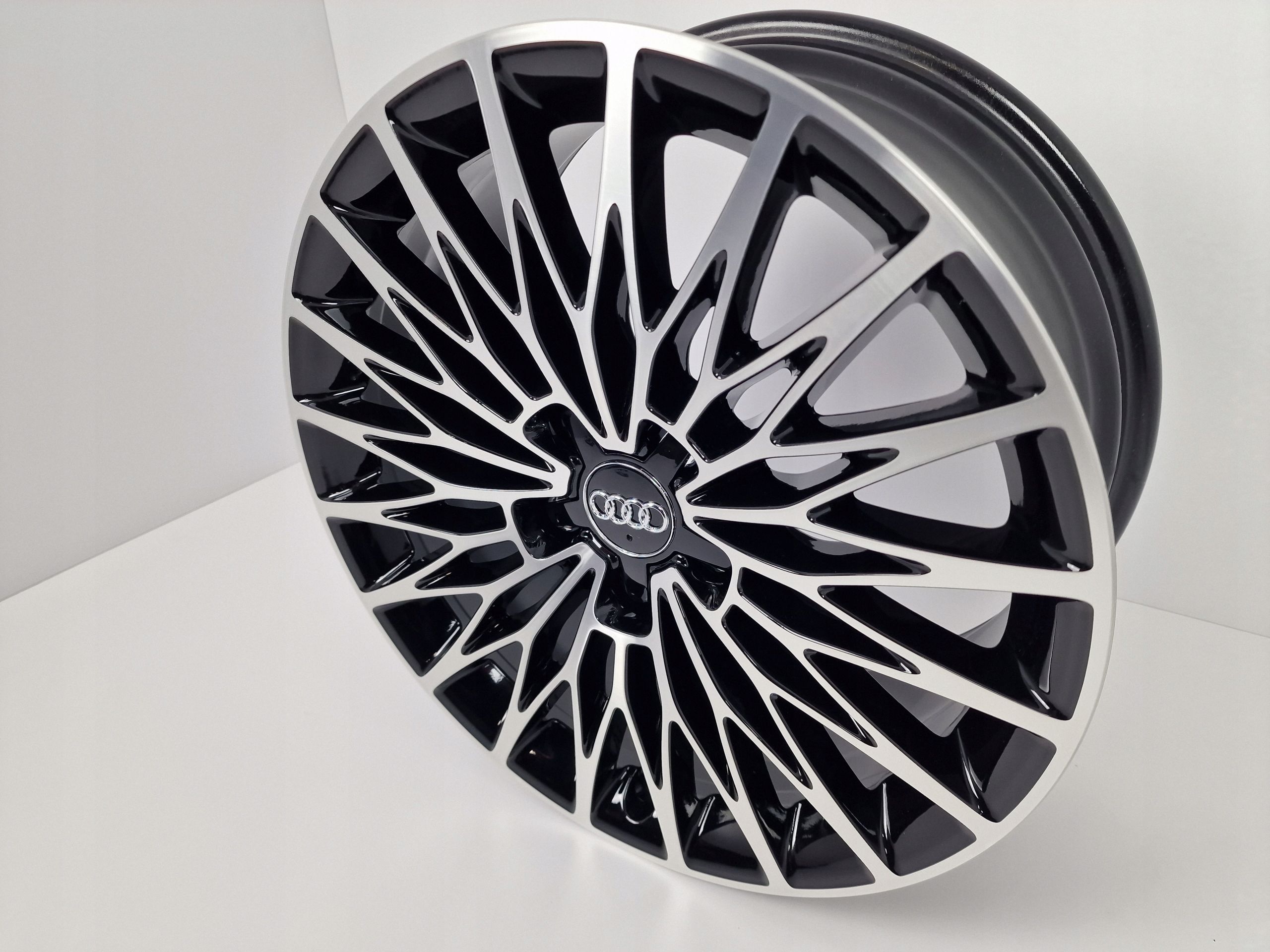 Oryginalne Felgi Audi 18" S3 A3 A4 A6 A8 TT