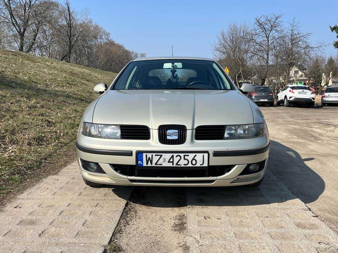 Seata Leon z silnikiem 1.6 Benzyna z LPG 2003 rocznik USZKODZONY!