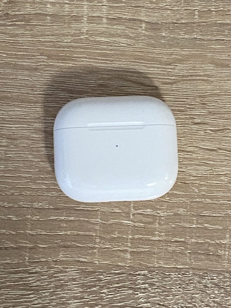 Apple AirPods 3 with Lightning Charging Case Original
