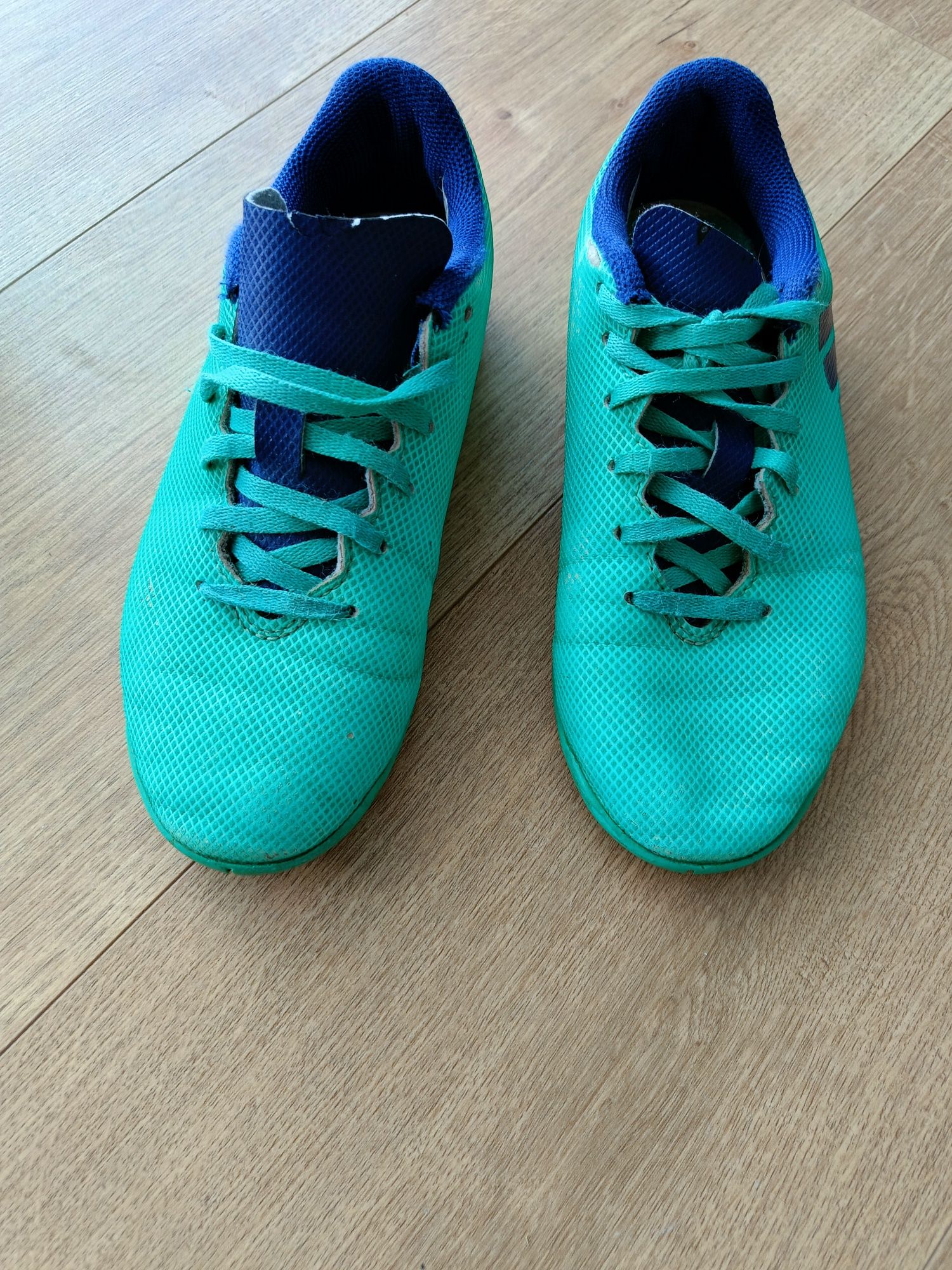 Halówki piłka nożna buty sportowe 33 adidas