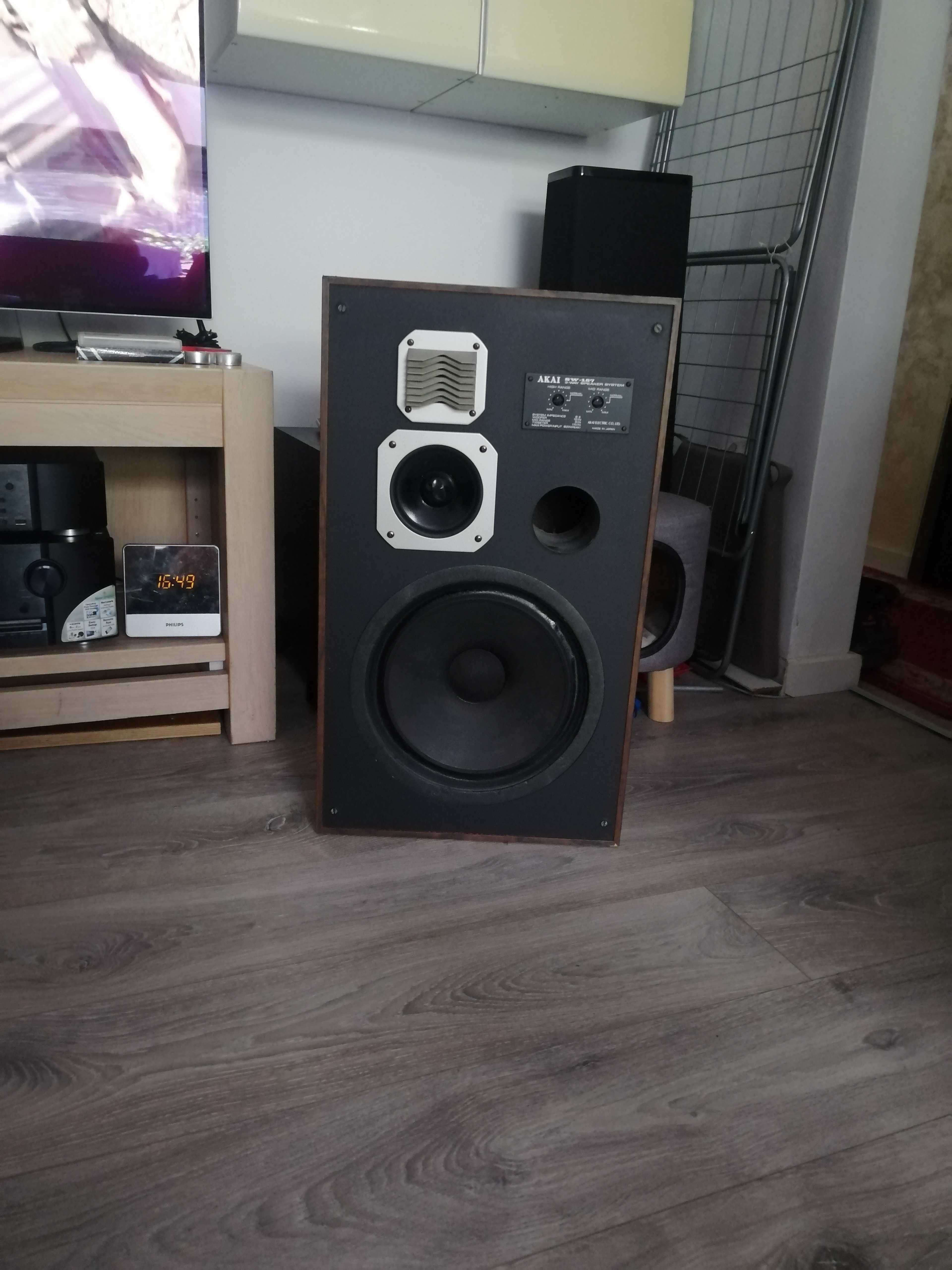 Akai SW - 157 kolumny 3 Way Speakers