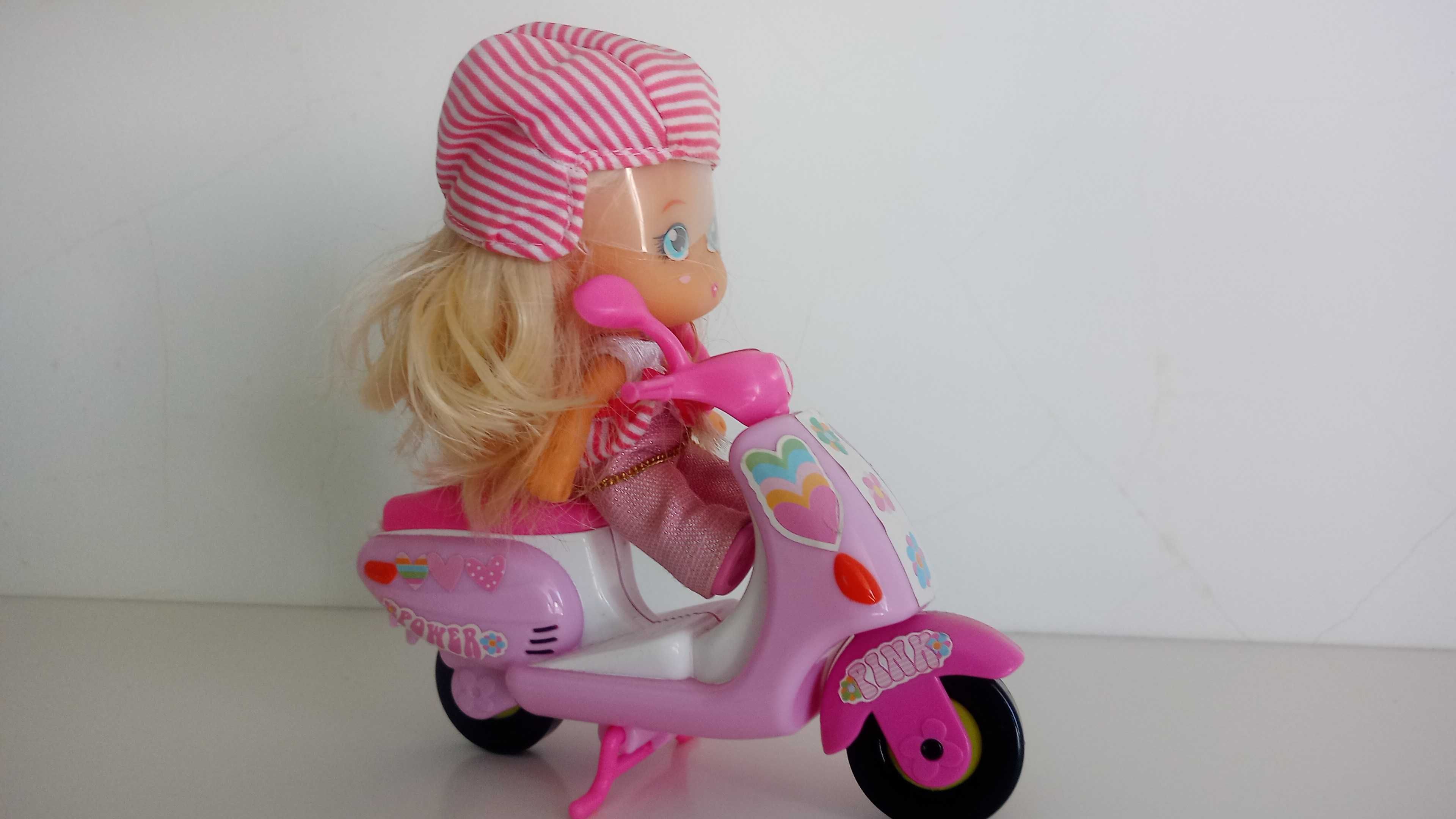 Boneca Barriguita com scooter