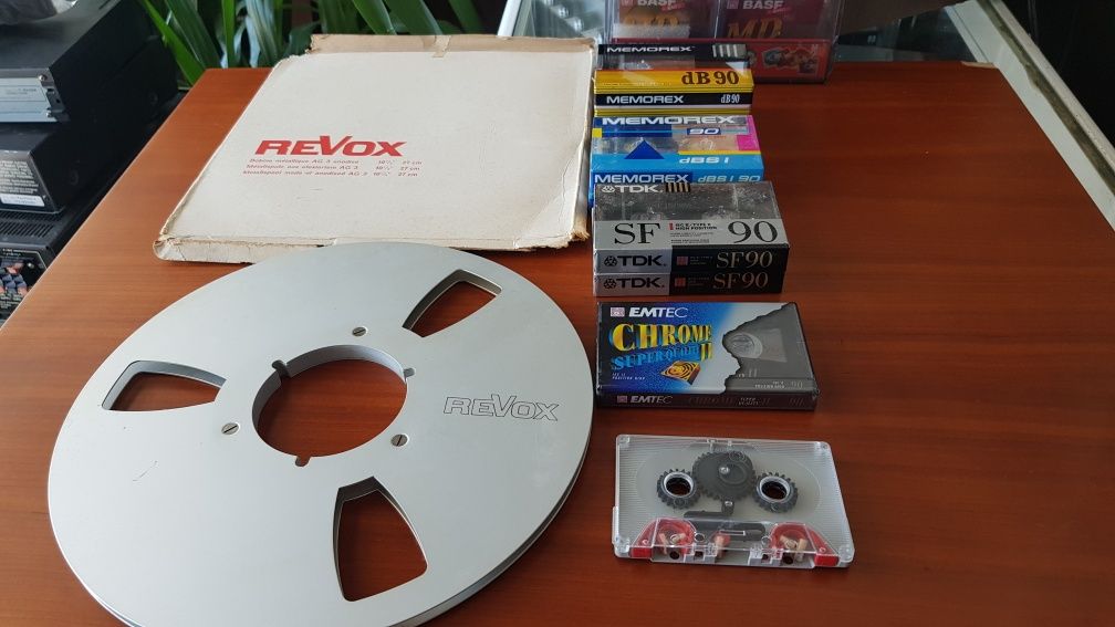 memorex Cassetes de audio,  mini disk  diversos.