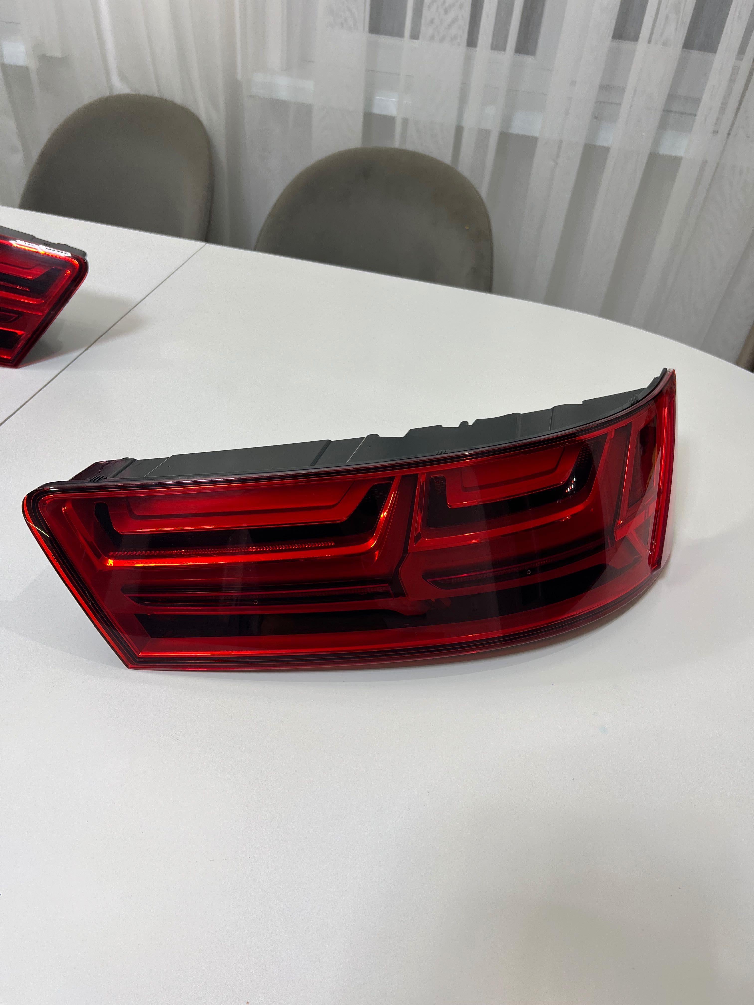 Задні стопи Audi 7