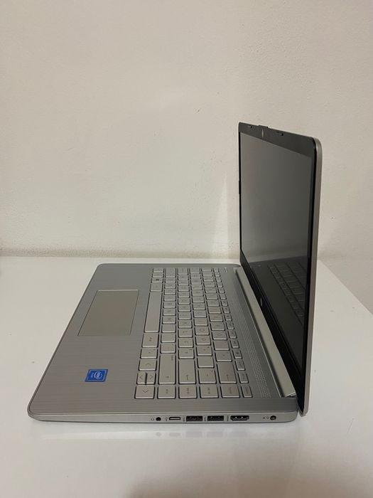 HP portátil prateado