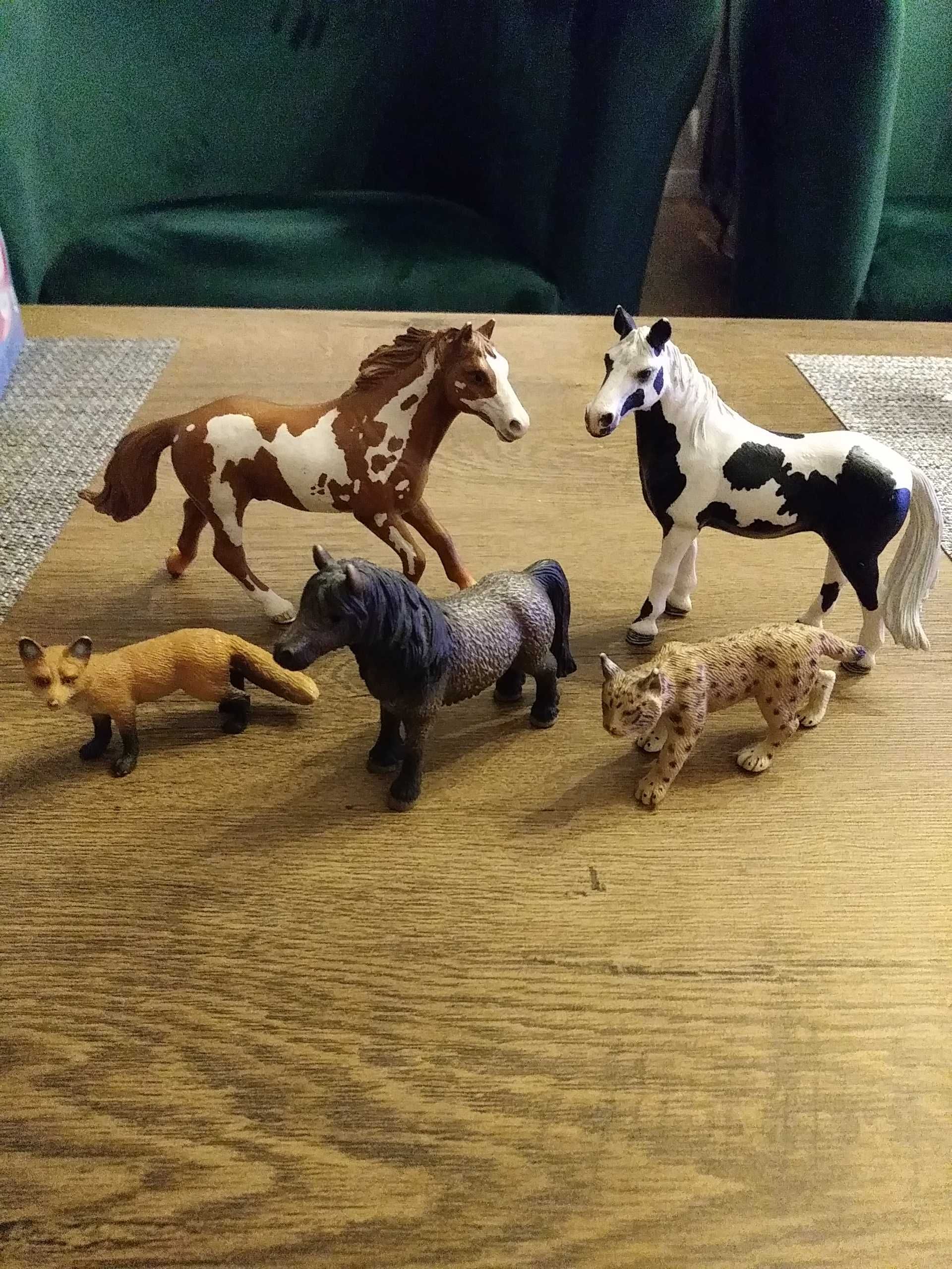 Schleich figurki zwierząt. Konie