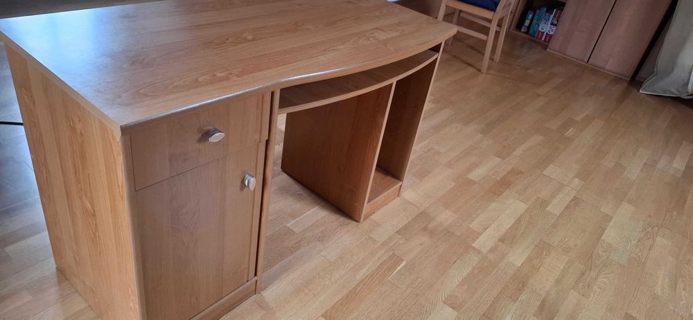 Biurko w bardzo dobrym stanie