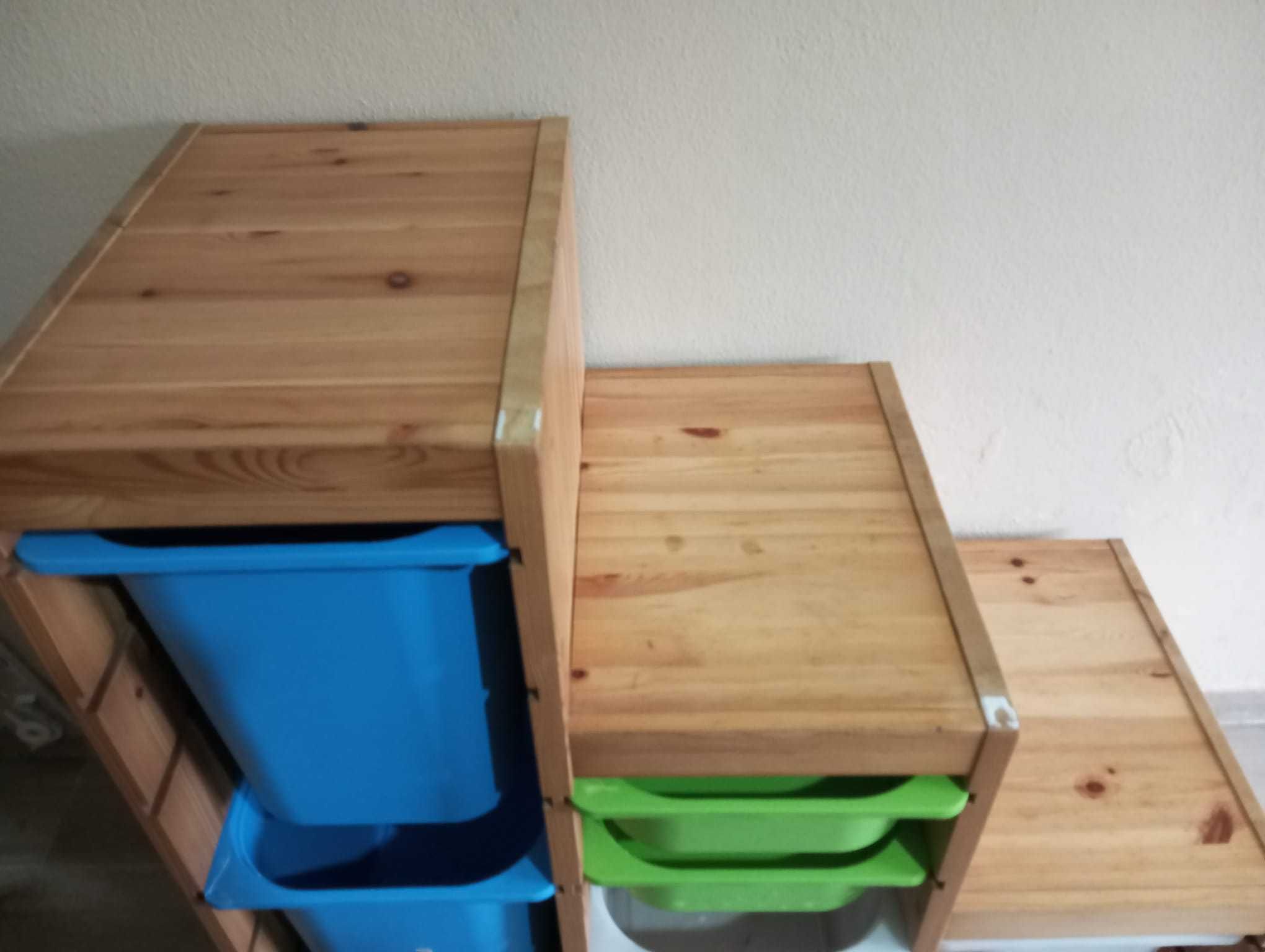 Estante Ikea Trofast criança