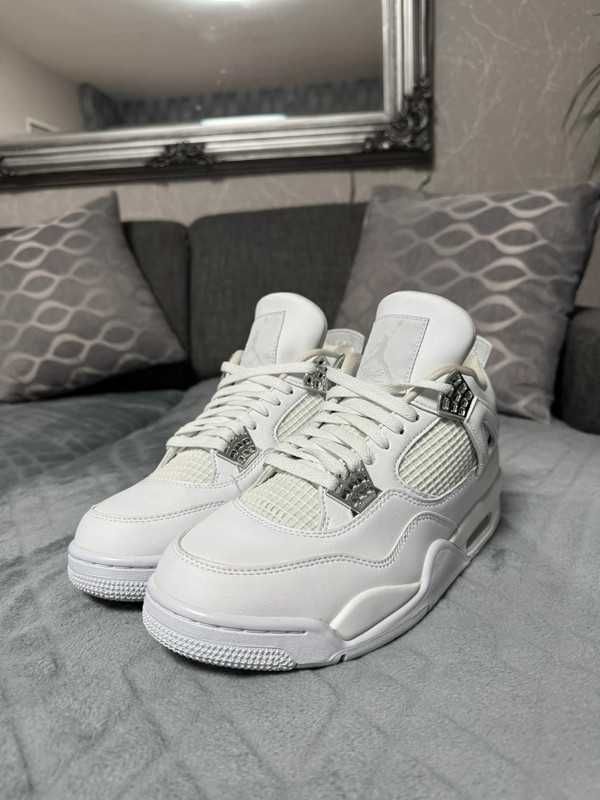 Jordan 4 Retro Metallic Gold EU.45