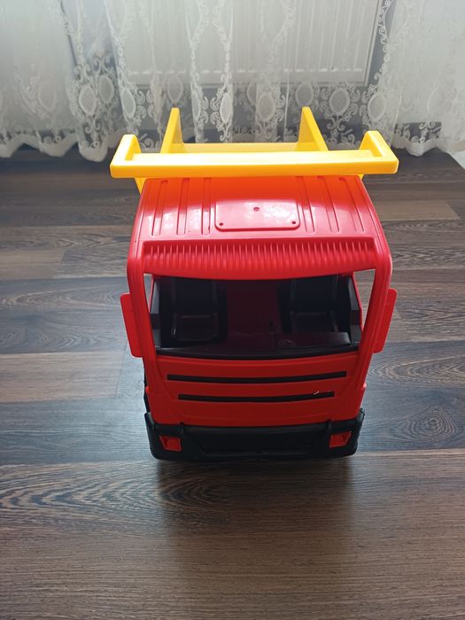 Дитяча машина велика