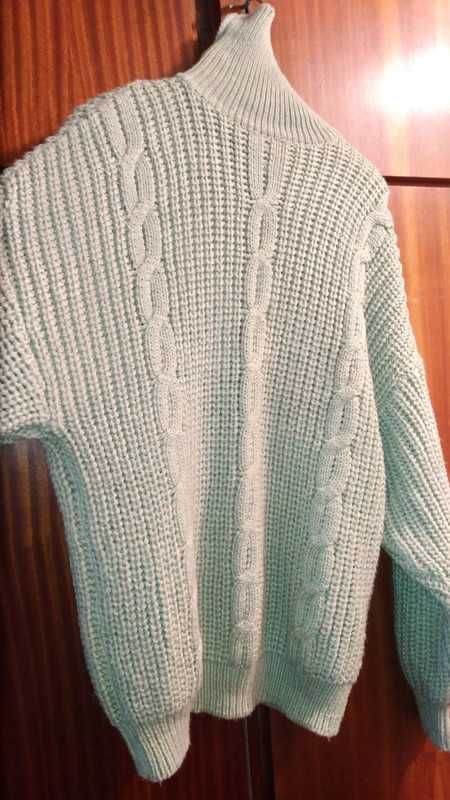 Piękny zielony gruby sweter z golfem luźny ciepły