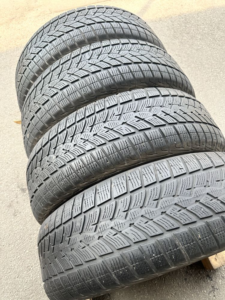 Шини 225 65 17 102T Goodyear UltraGrip Ice SUV комплект