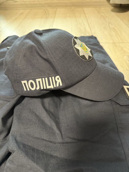 Кепка поліція.