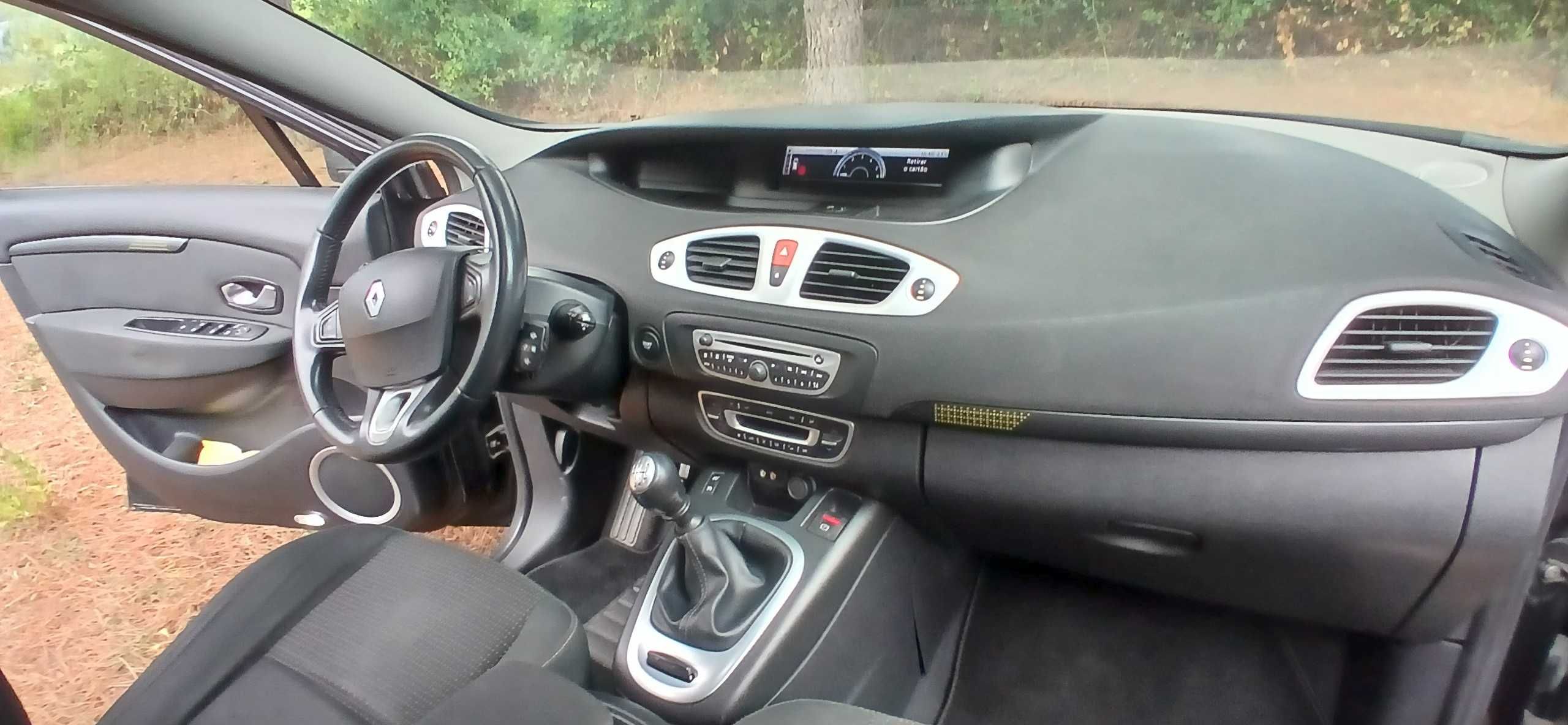 Renault Grand Scenic 110cv - 7 Lugares