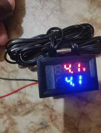 Термометр подвійний+Вольтер
Живлення від 4 вольт до 25 вольт.